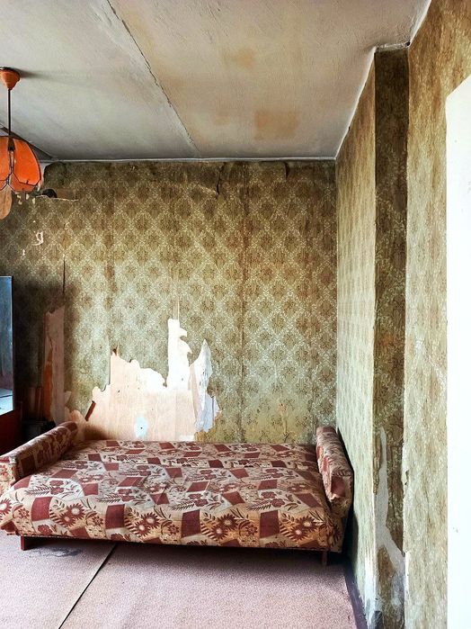 Продаётся квартира 2-ух комнатная без ремонта!