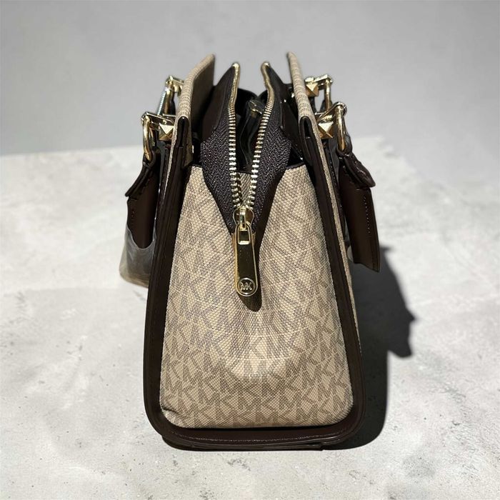 Geantă Michael Kors elegantă – model monogram