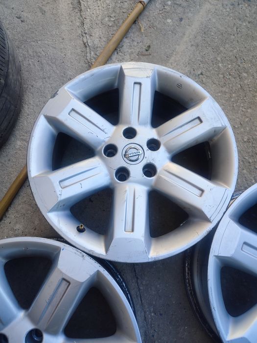 Продам комплект оригинальных дисков