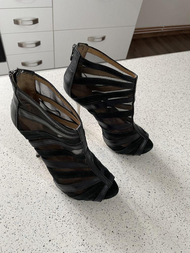 obișnuit Kenia Numire  Zara Woman Pantofi Nr 38 Pret : 40 lei Targu Jiu • OLX.ro