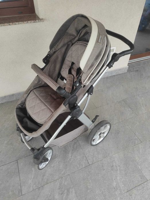 Carucior pentru bebelusi si copii. Pliabil. Multe functii/pozitii.