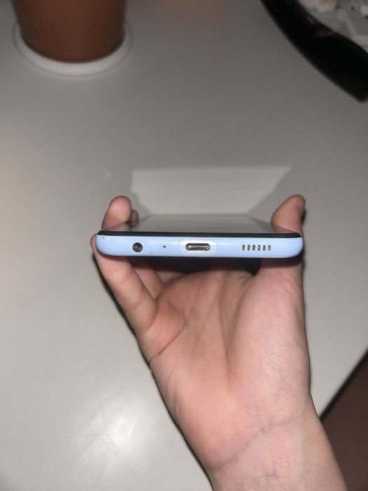 Продам телефон самсунг а13