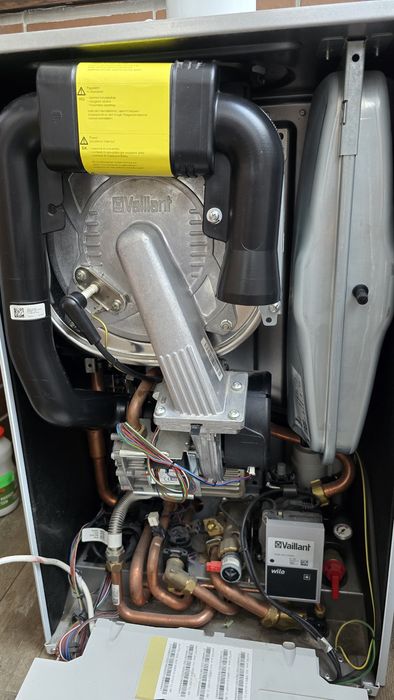 Vând centrală termică Vaillant