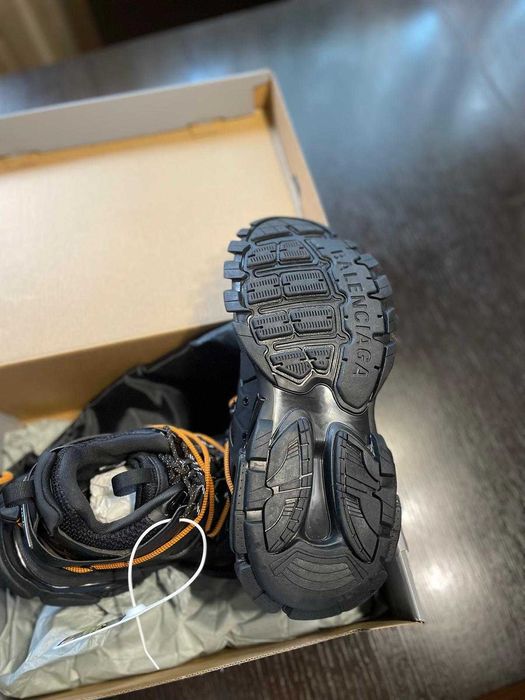 Balenciaga Track , numar 42 , full box