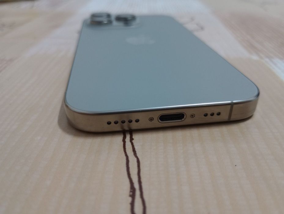 iPhone 16 pro, 128 GB, 99% battery