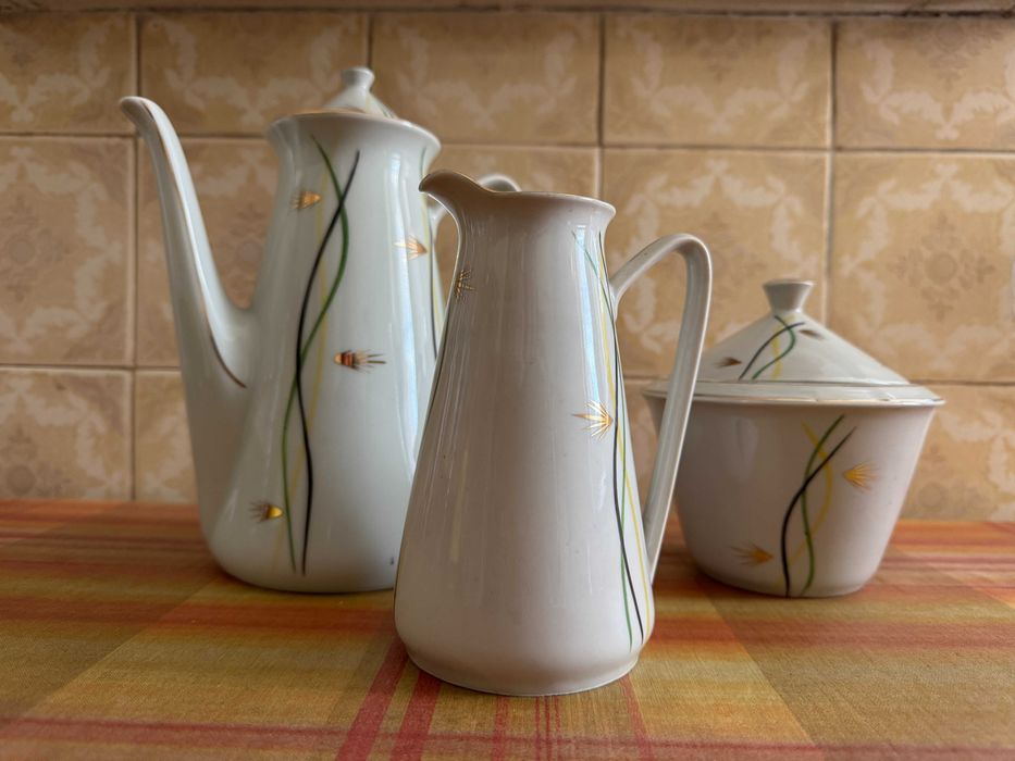 Комплект чаши за ракия сервиз за чай и кафе каничка захарница на цветя