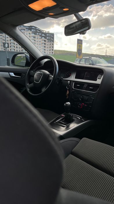 -Vând AUDI A4 B8-