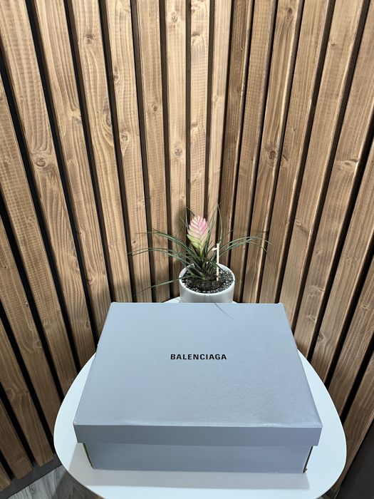 Balenciaga Triple S White size 40