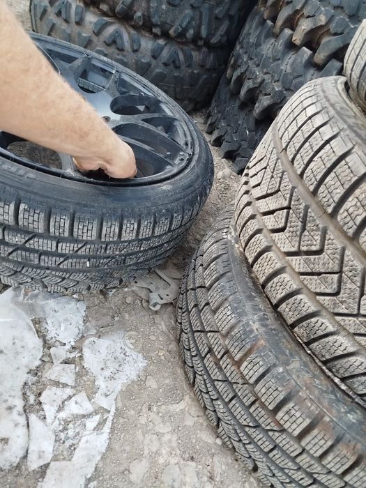 4 броя зимни гуми Pirelli