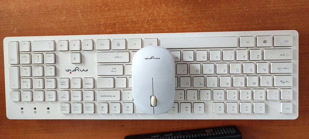 monitor,unitate centrala, tastatura+mouse wireless