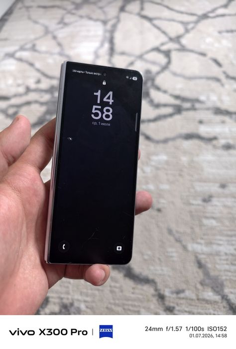 z fold5 256gb 99akb маленький дисп