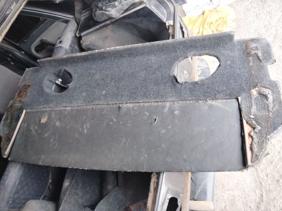 Продам на 2114  заднию  полку