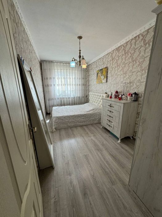 Чиланзар-1 квартал  2/2/4. Кирпичный, срочная продажа квартиры