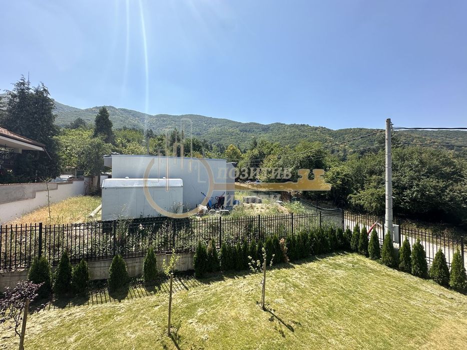 Къща в София- площ 280 цена 590000