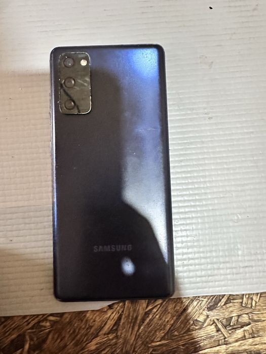 Samsung s 20 fe отличное состояния