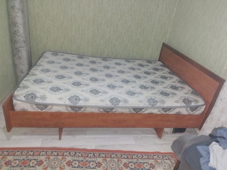 Продам спальный гарнитур