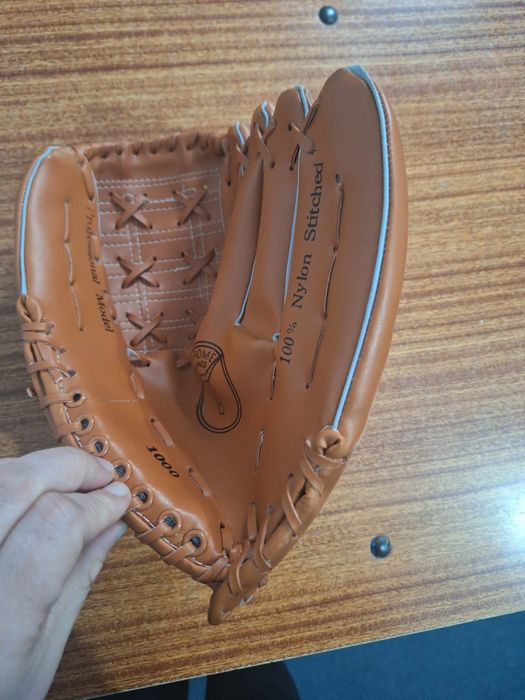 Mănușă baseball, Wilks, 11 inch , piele sintetică, pentru mâna stângă