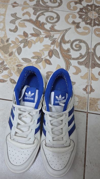 Кроссовки Адидас