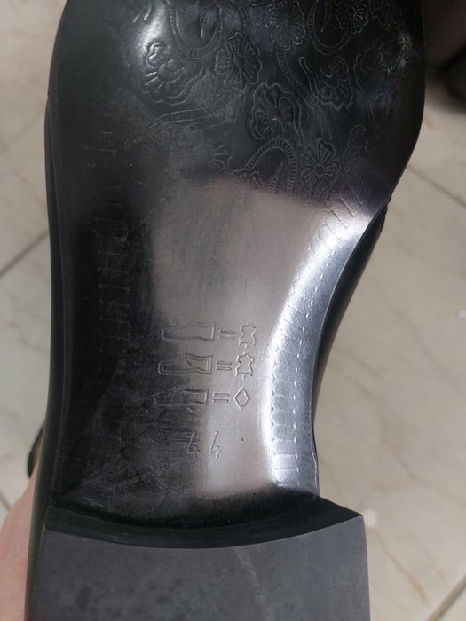 Продаются мужские новые туфли