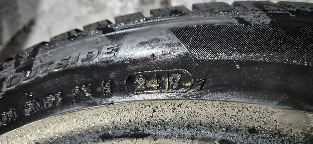 245 40 20 Hankook m+s