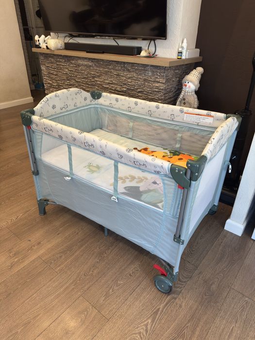 Продам кроватку-манеж.