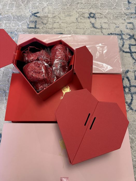 подарочные коробки, все за 10тыс