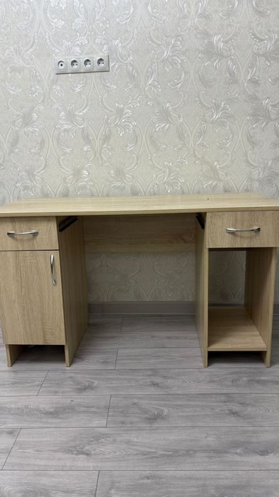 Стол компьютерный