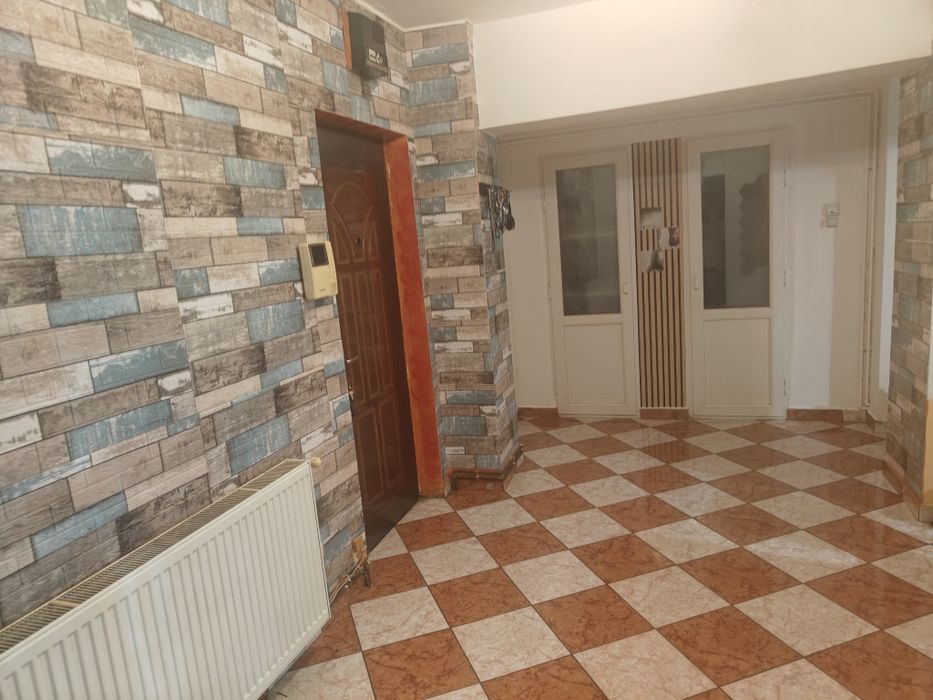 Vând apartament 105 mp.str.Horea