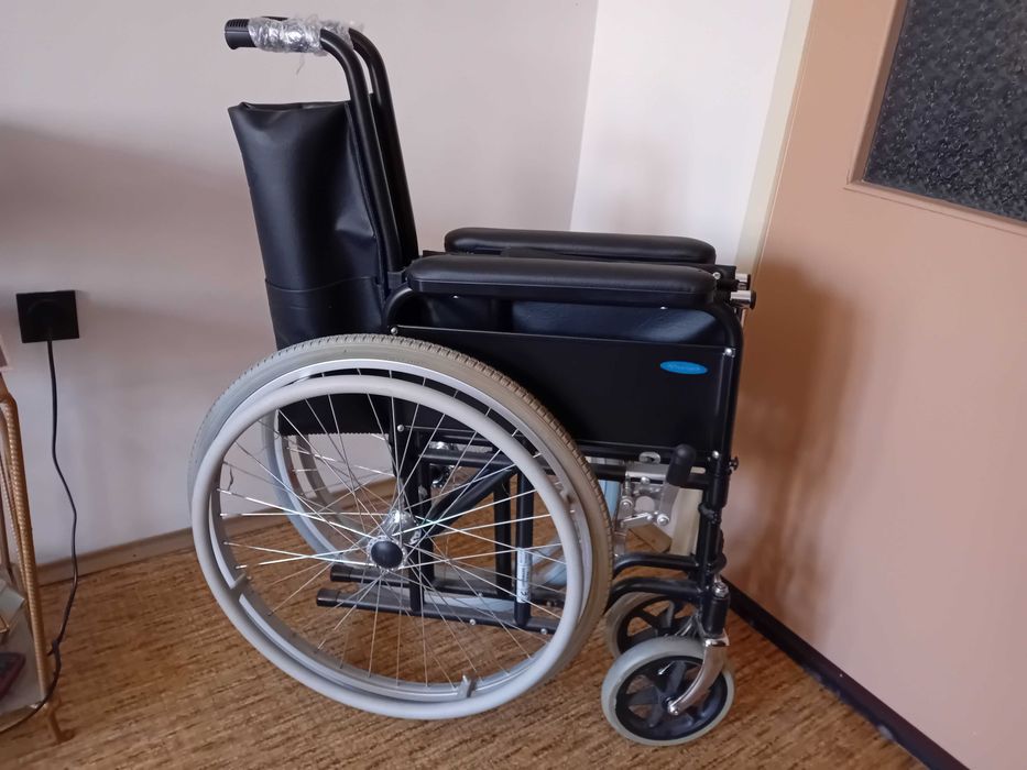 Нова инвалидна количка до 115 кг.