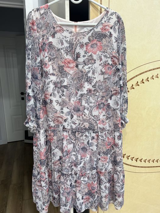 Розовое платье.  …………………………………….,…………………………………………………………………………………………..