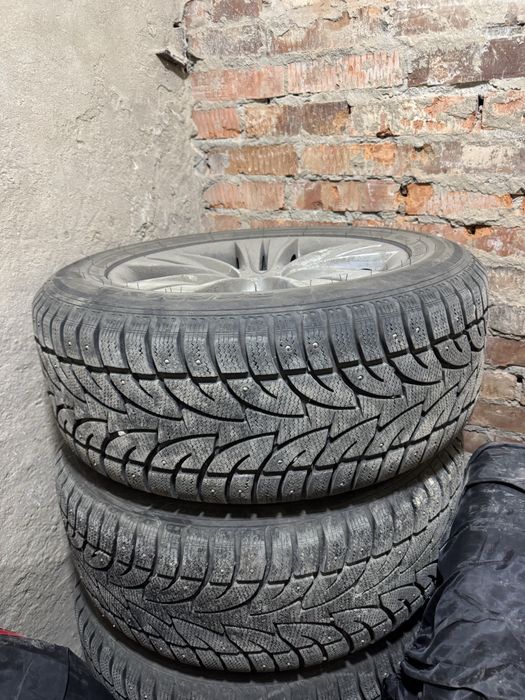 Продам зимнюю резину с дисками 255/55/18