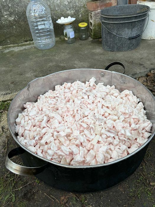 Домашно приготвена мас за готвене.