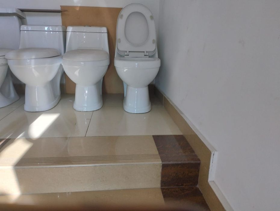 Продам унитазы ...