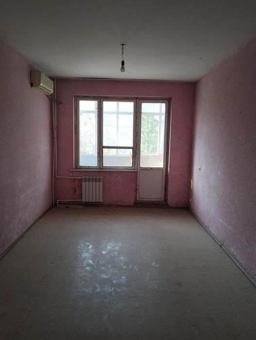 Квартира сотилади 10 мкр Ломоносов 9 2 -этаж