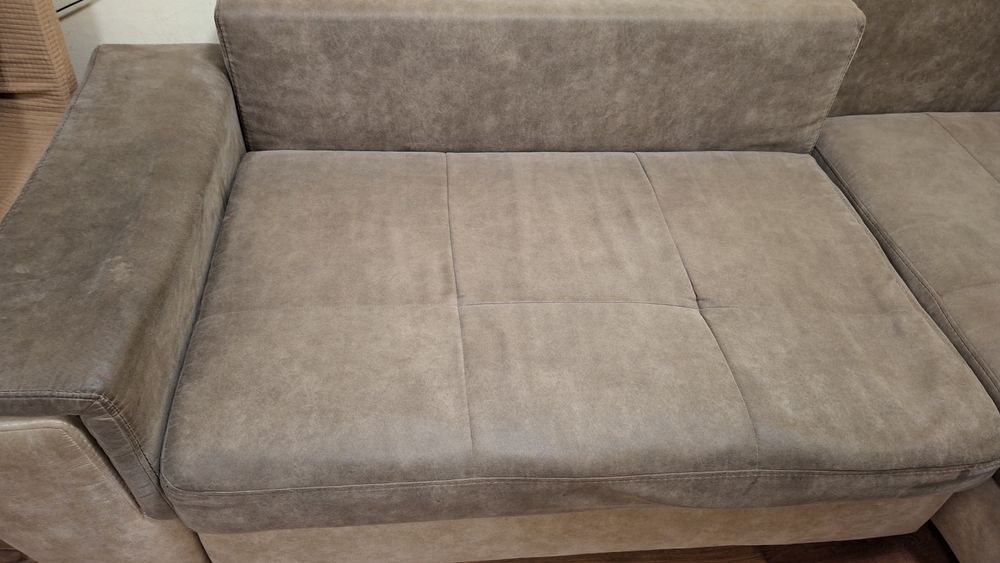 ПОДАРЯВАМ ъглов диван