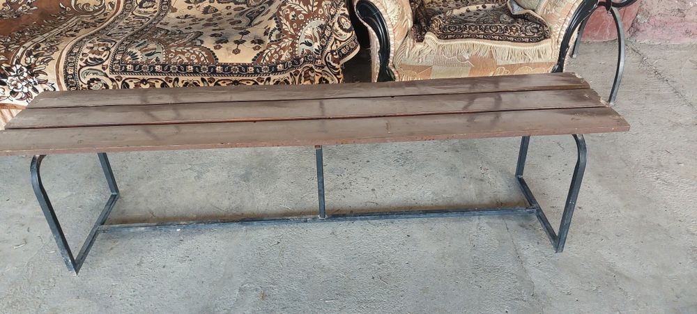 Продам стол со стульями железная