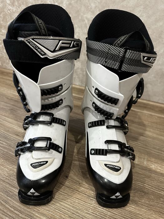 Горнолыжные ботинки