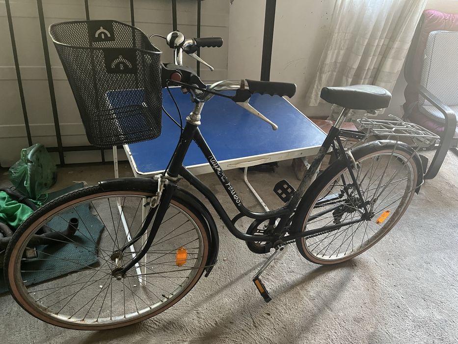 Bicicleta in stare bun