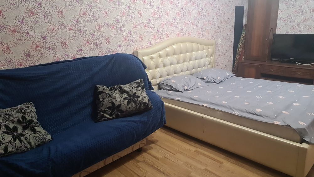 Продам 2хспальные кровати с матрасом, 160*2