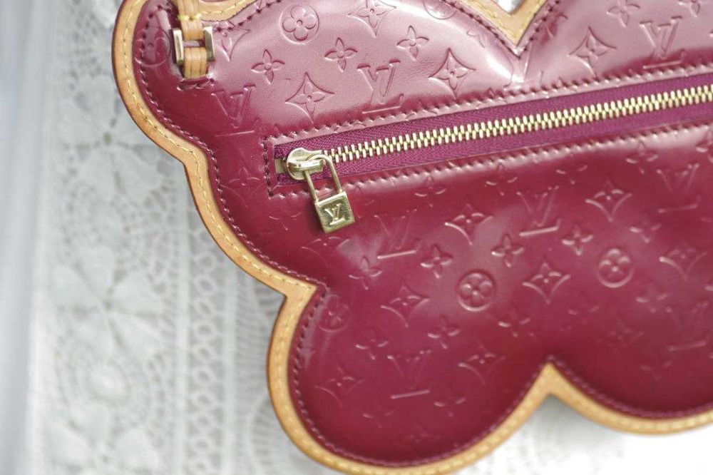 Louis Vuitton Monogram Vernis Butterfly Geanta