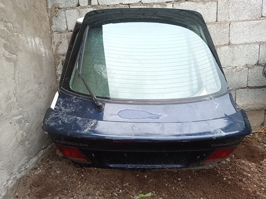 Разные двери Ауди Ниссан примера