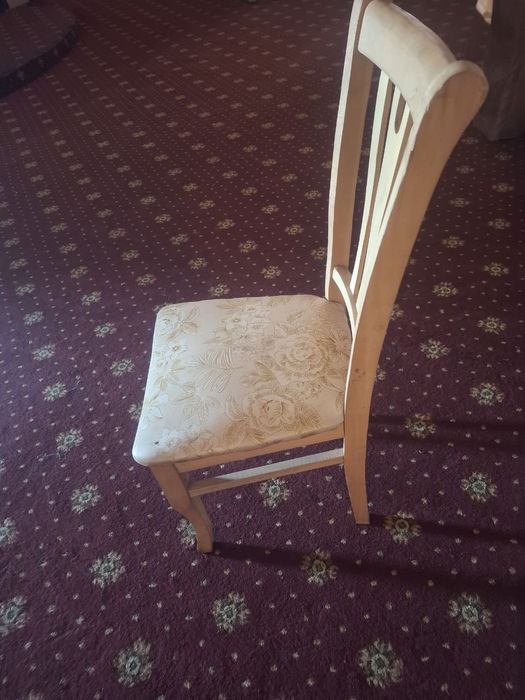 Стул сотилади чинордан ясалган