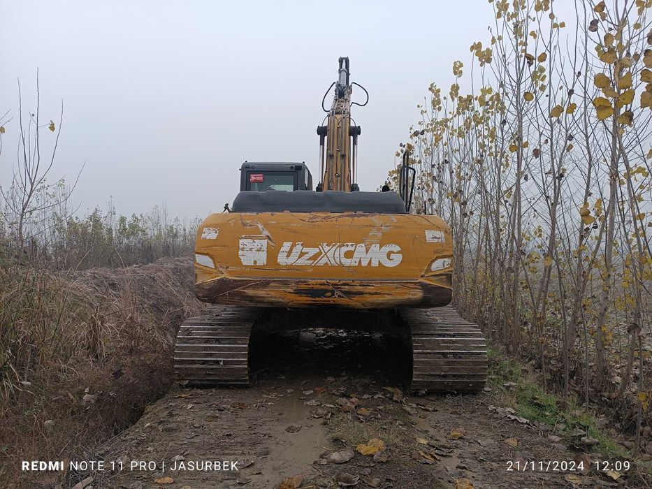 Excavator UzXCMG xe260cll arendaga