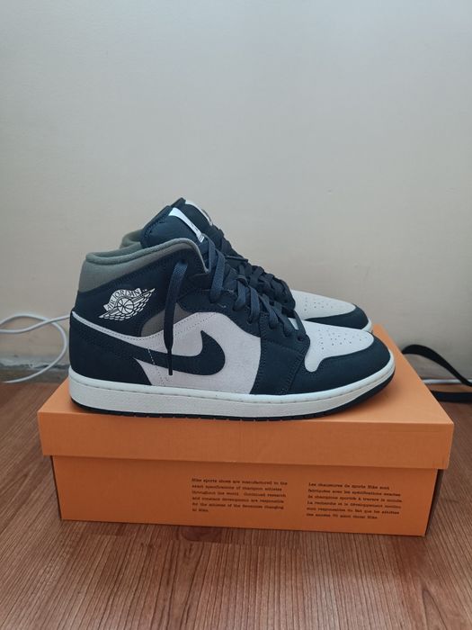 Jordan 1 mid SE Navy Blue/Olive/Beige