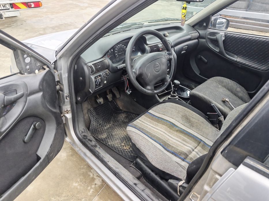 Opel Astra 1.7 DTL 70k. На части