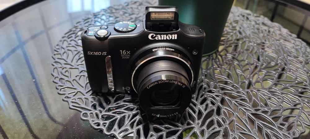 Canon SX160 IS 16 Mp, 16x , baterii AA