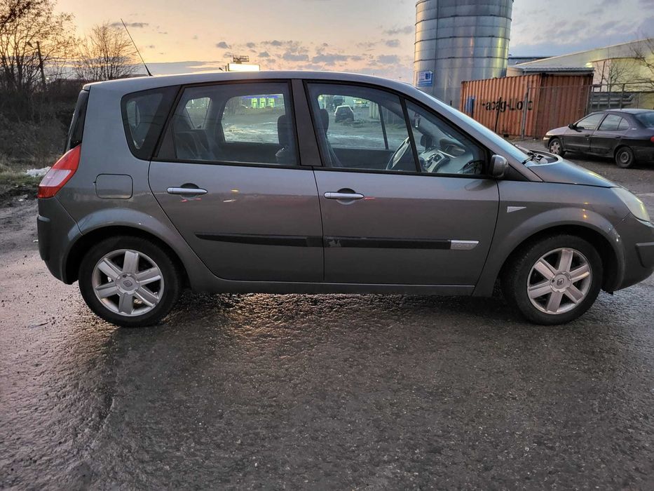 RENAULT Grand Scenic