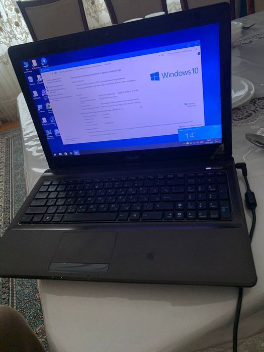 Ноутбук Asus noutbuk