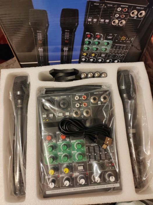 Mixer audio profesional DIGITAL NOU  cu doua microfoane wireless