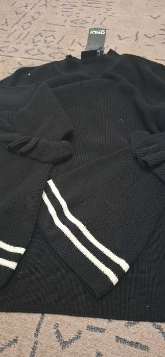 Дамски пуловер нов